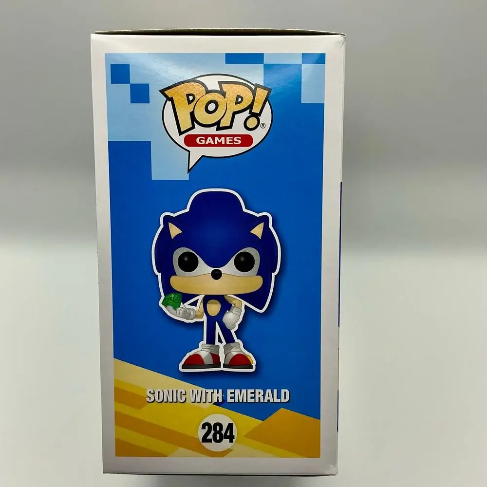 Sonic with Emerald #284 Sonic the Hedgehog Funko Pop - Picture 4 of 6